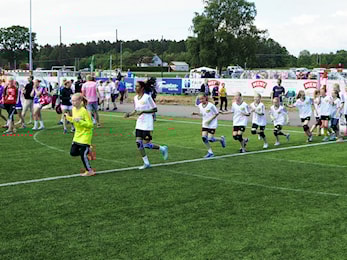 Jenter 12 til sluttspill i Nesjar Cup 2016